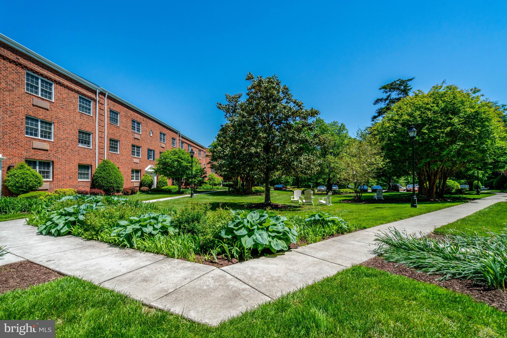 1708 W ABINGDON DRIVE 301