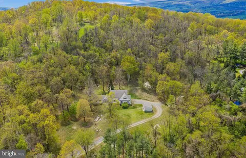 9050 Hogan Lane, Upperville, VA MLS: VAFQ2015702