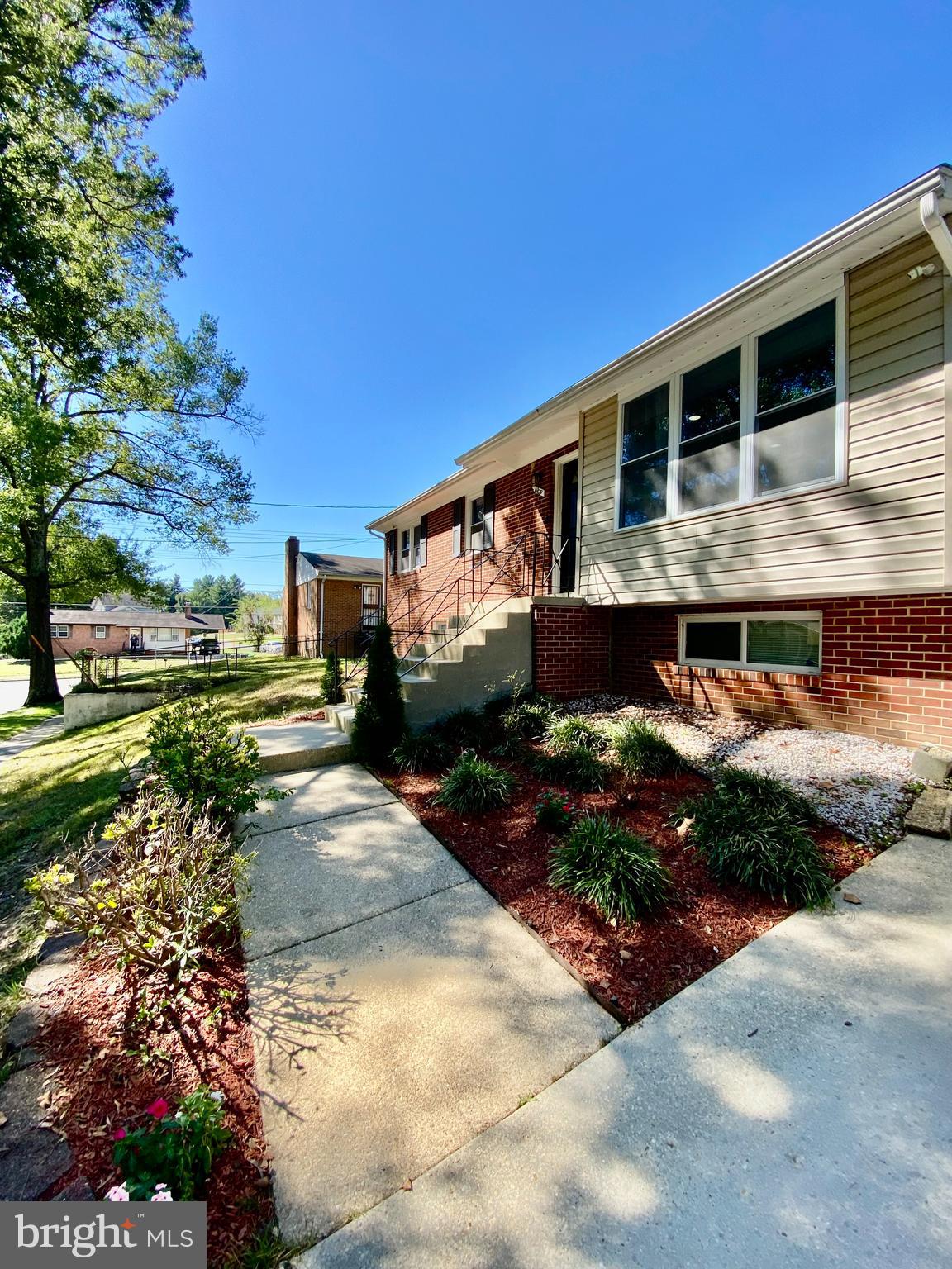 3809 WALNUT LANE
