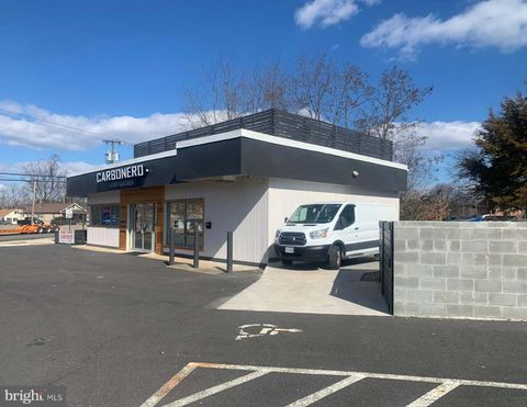 Photo of 2005 Lafayette Boulevard, FREDERICKSBURG, VA 22401 (MLS # VAFB2010596)