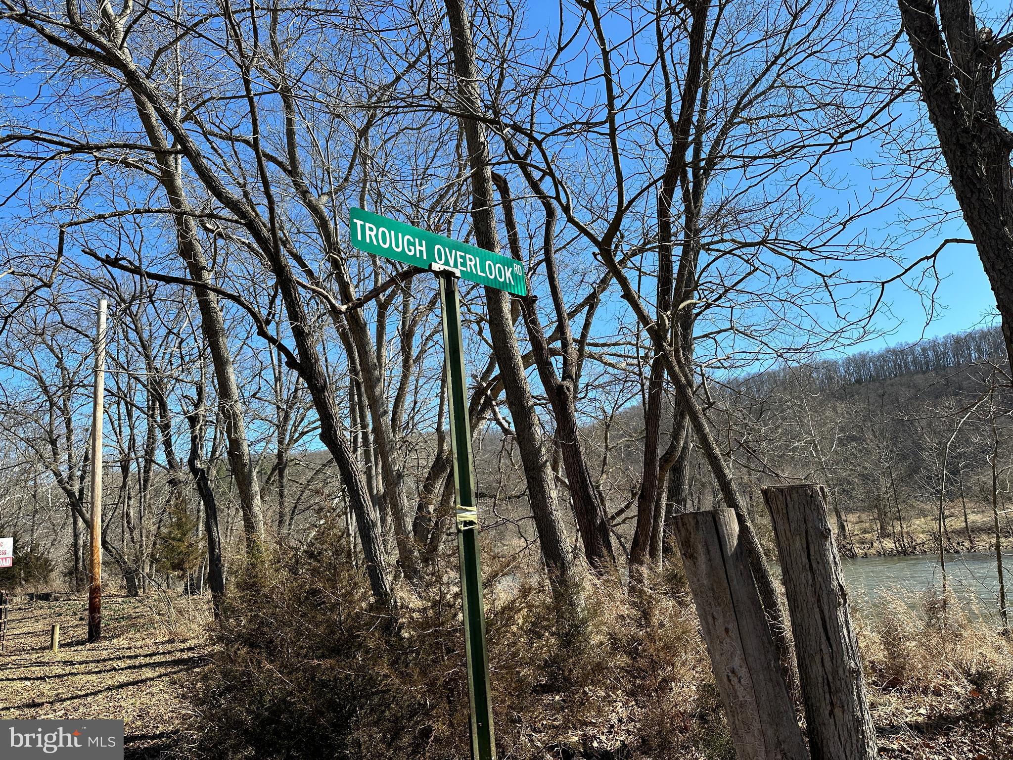 TROUGH OVERLOOK - Land