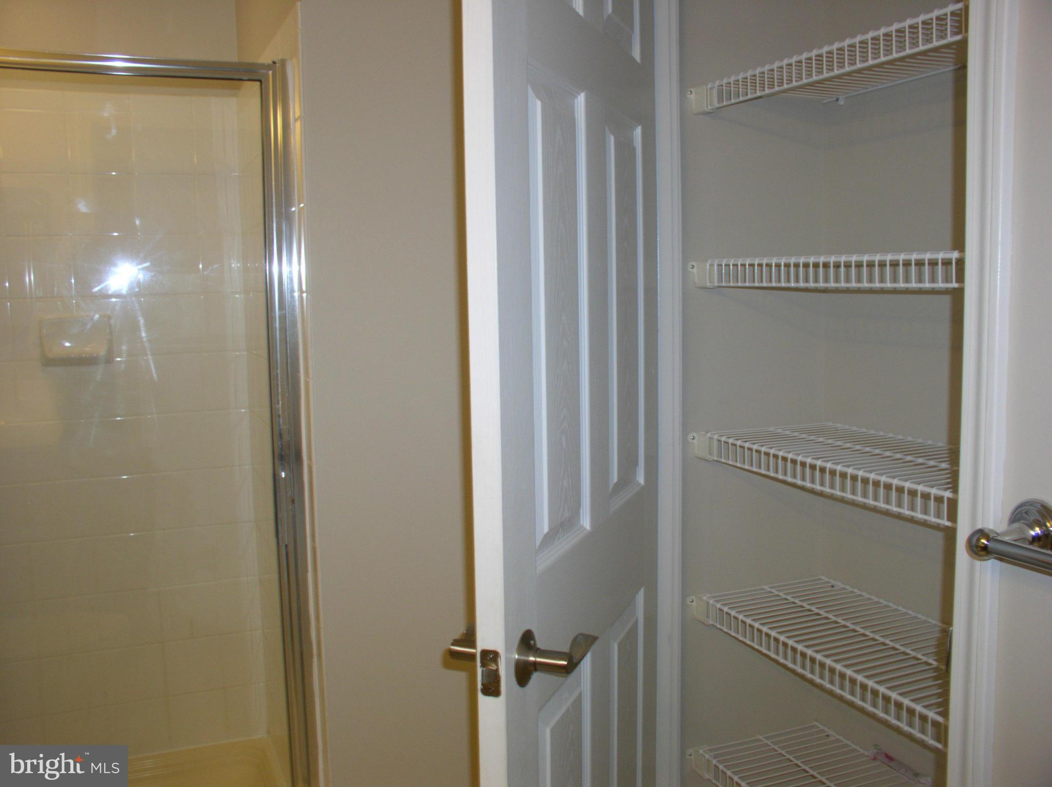 GALLERY AT WHITE FLINT - Residential Lease