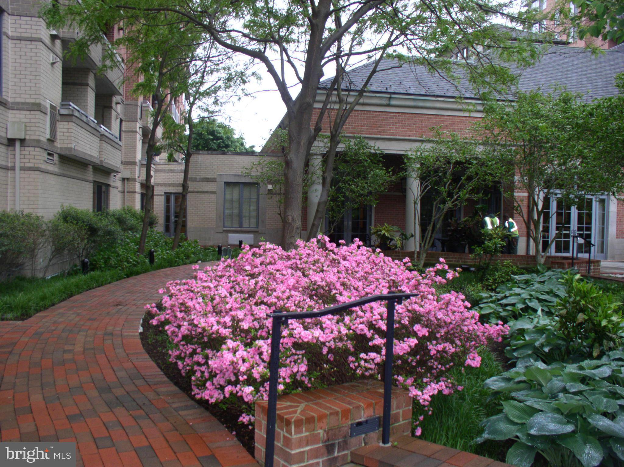 GALLERY AT WHITE FLINT - Residential Lease