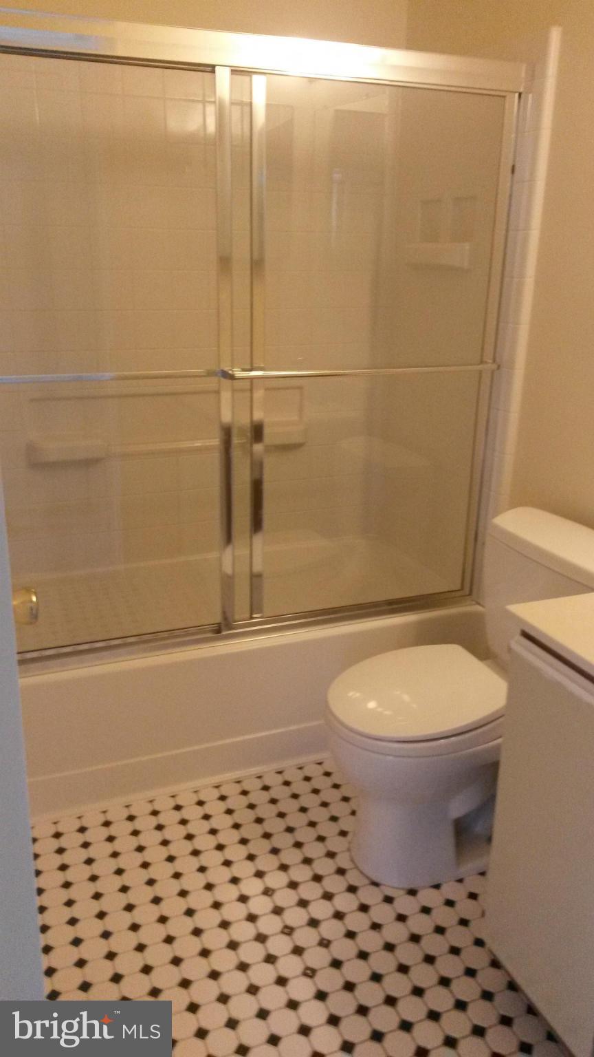 LANDING GLEN - Residential Lease