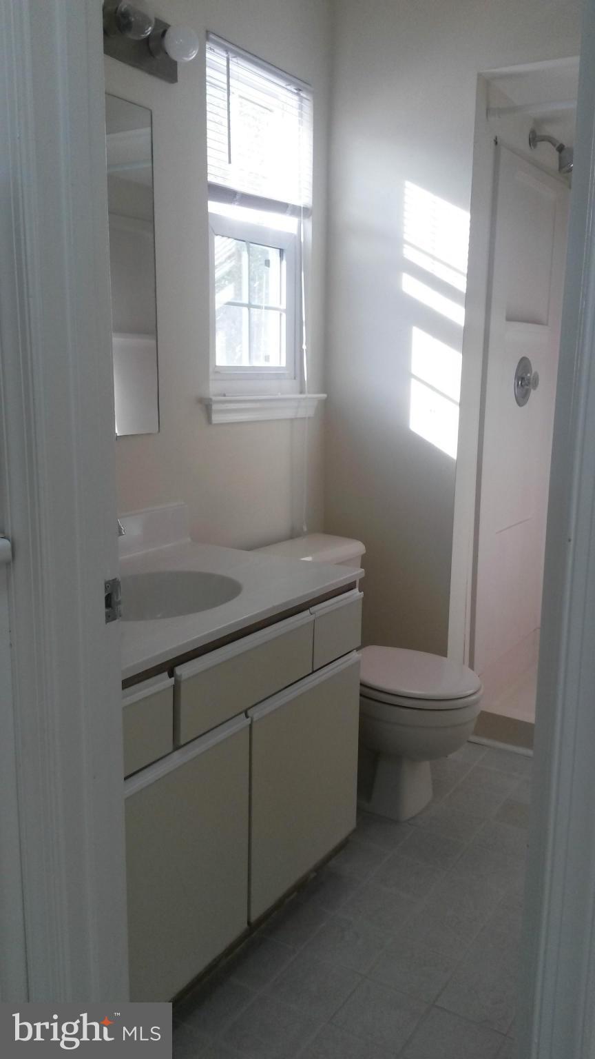 LANDING GLEN - Residential Lease