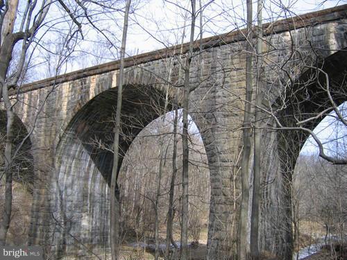 LANDING GLEN - Residential Lease