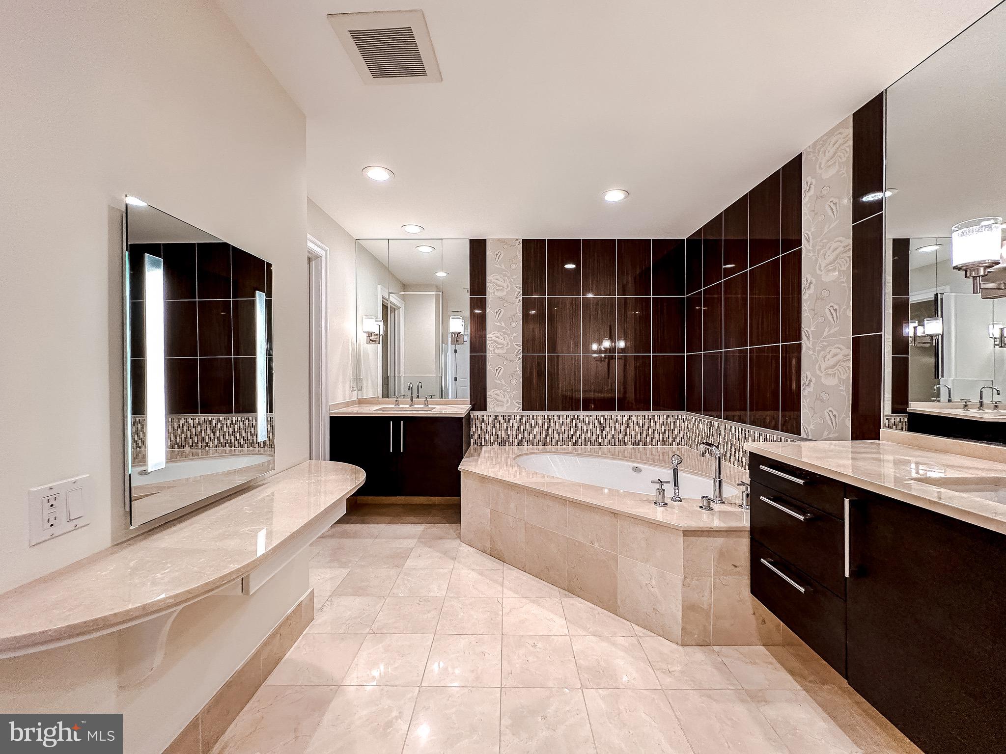 INNER HARBOR - Residential