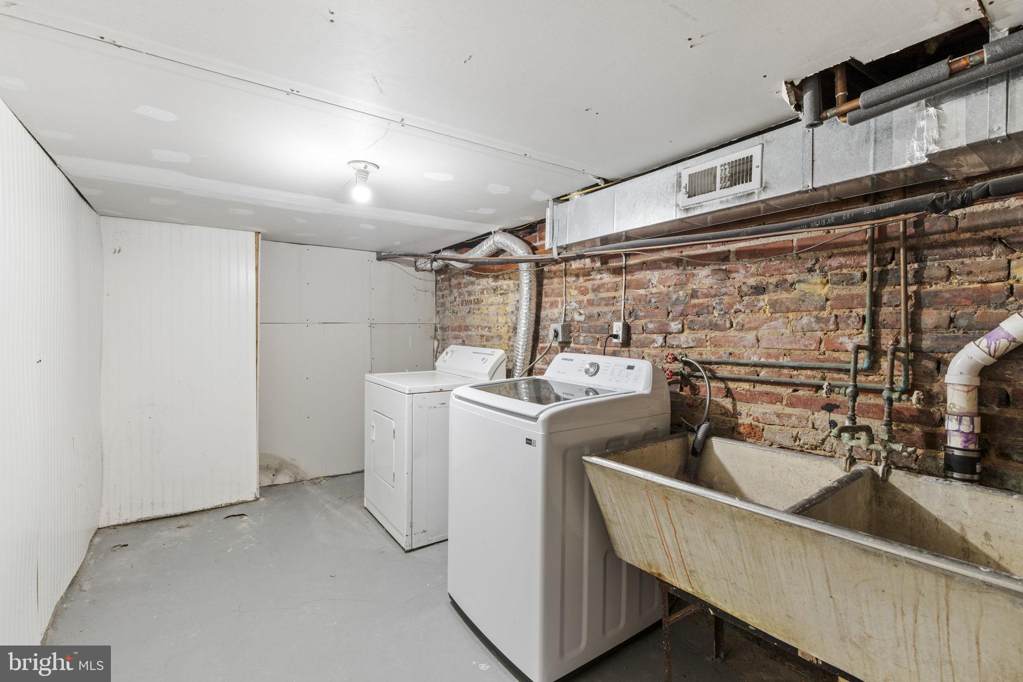 BUTCHERS HILL - Residential Lease