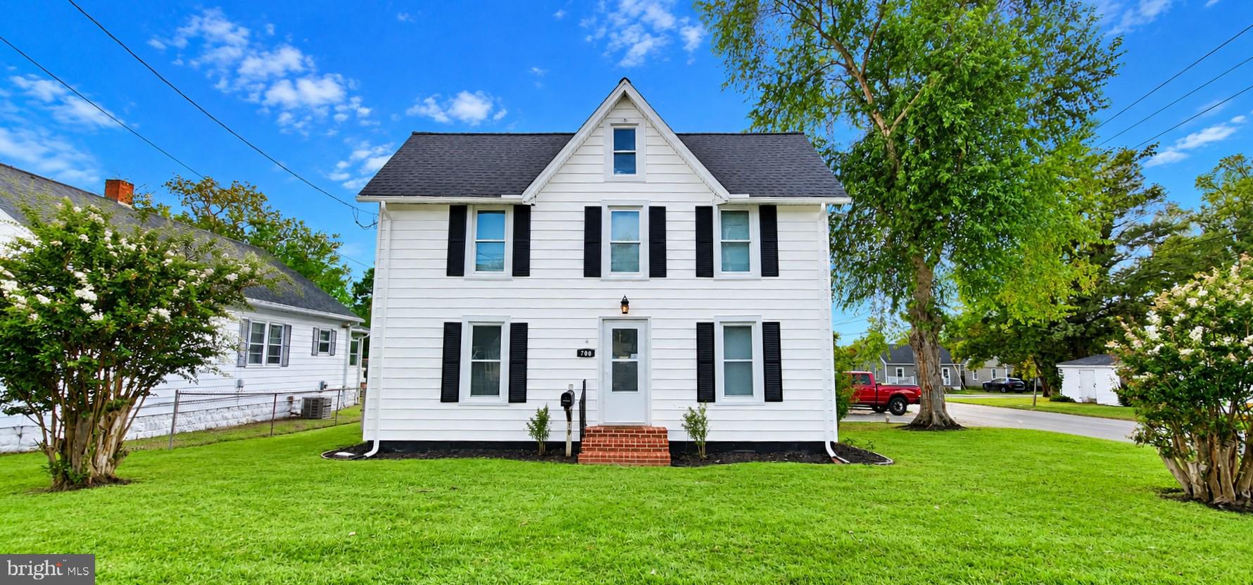 700 CEDAR STREET
