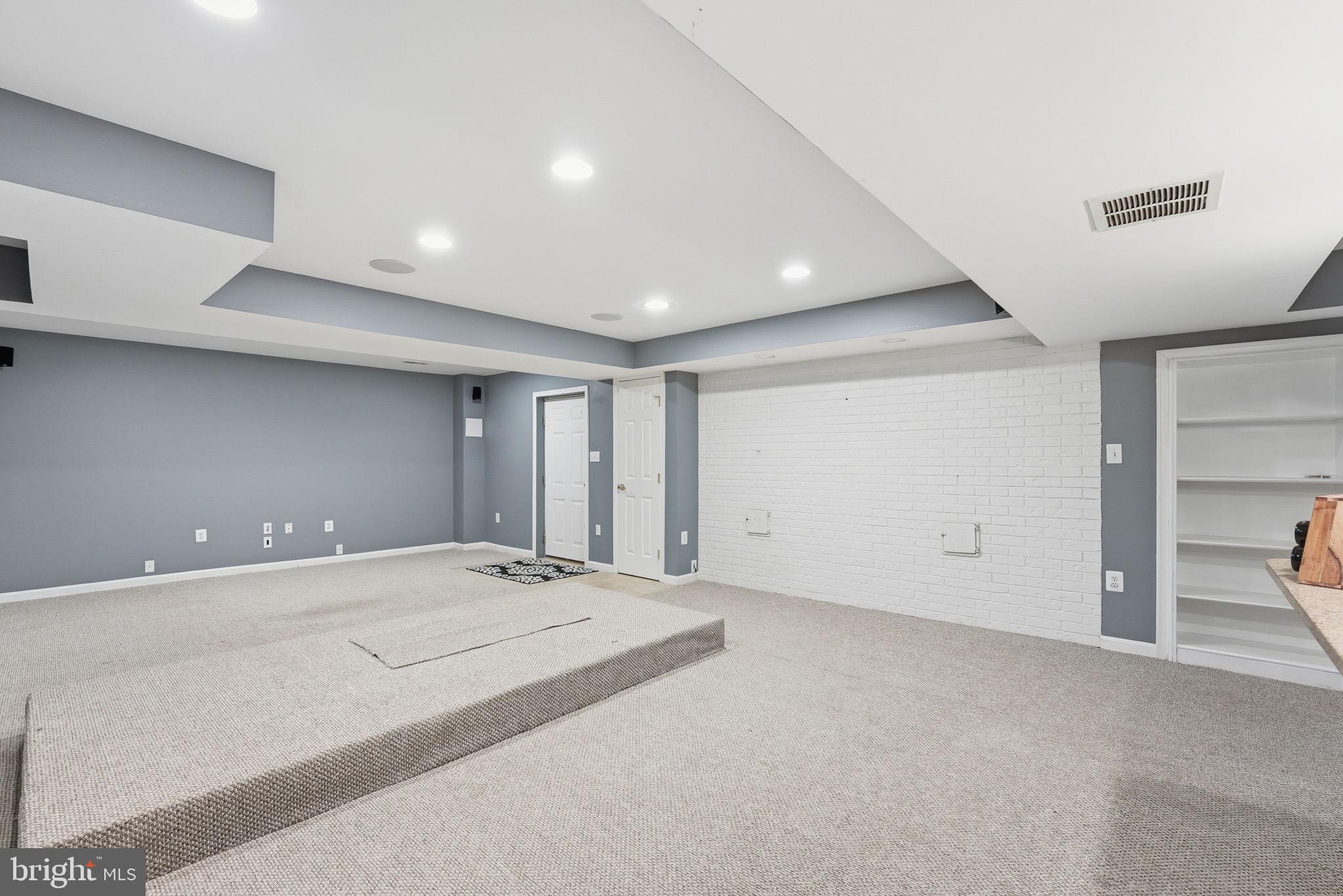 TANTALLON ON THE POTOMAC - Residential