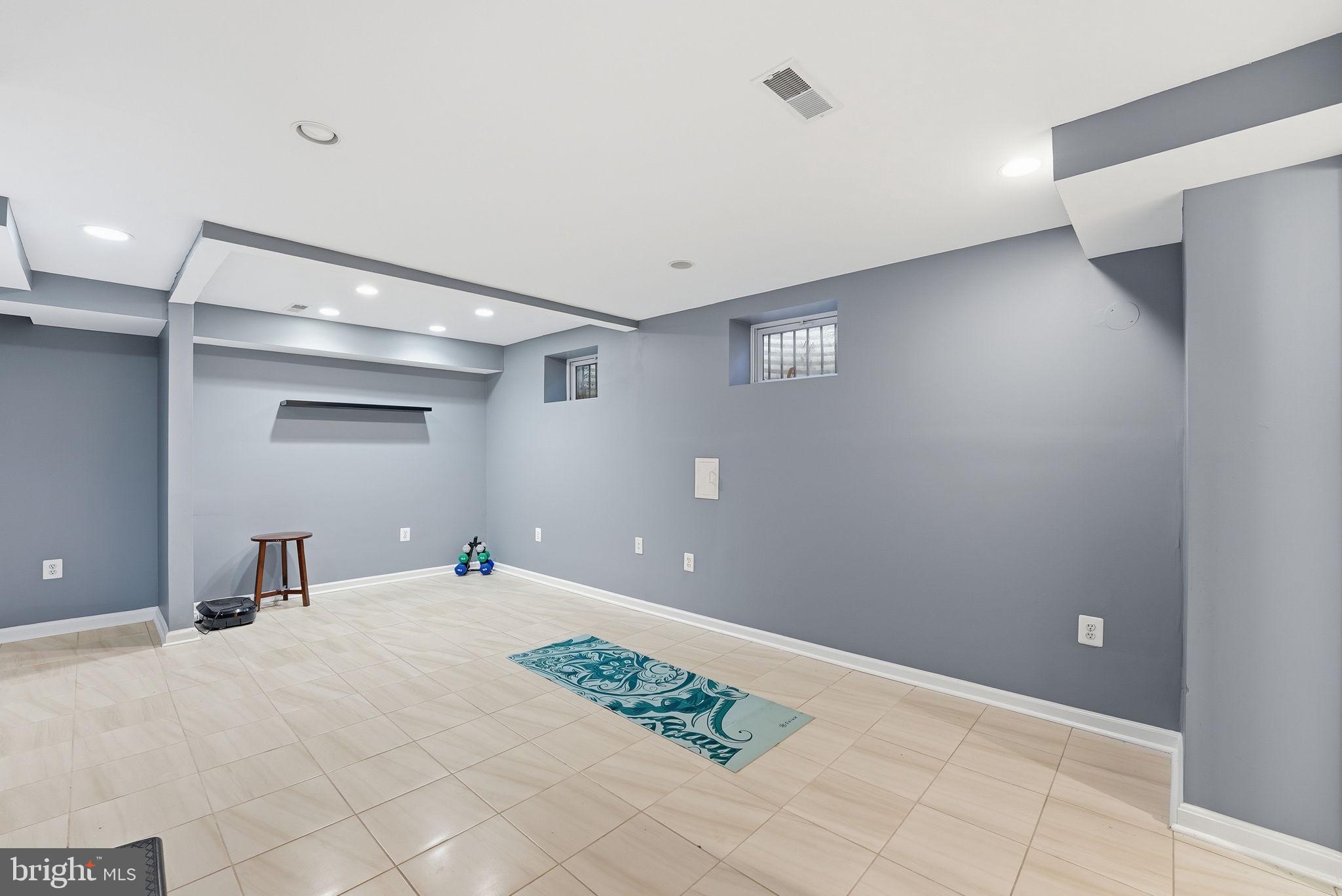 TANTALLON ON THE POTOMAC - Residential