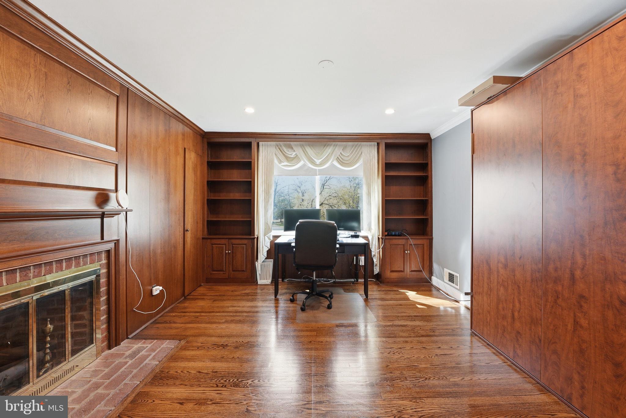 TANTALLON ON THE POTOMAC - Residential