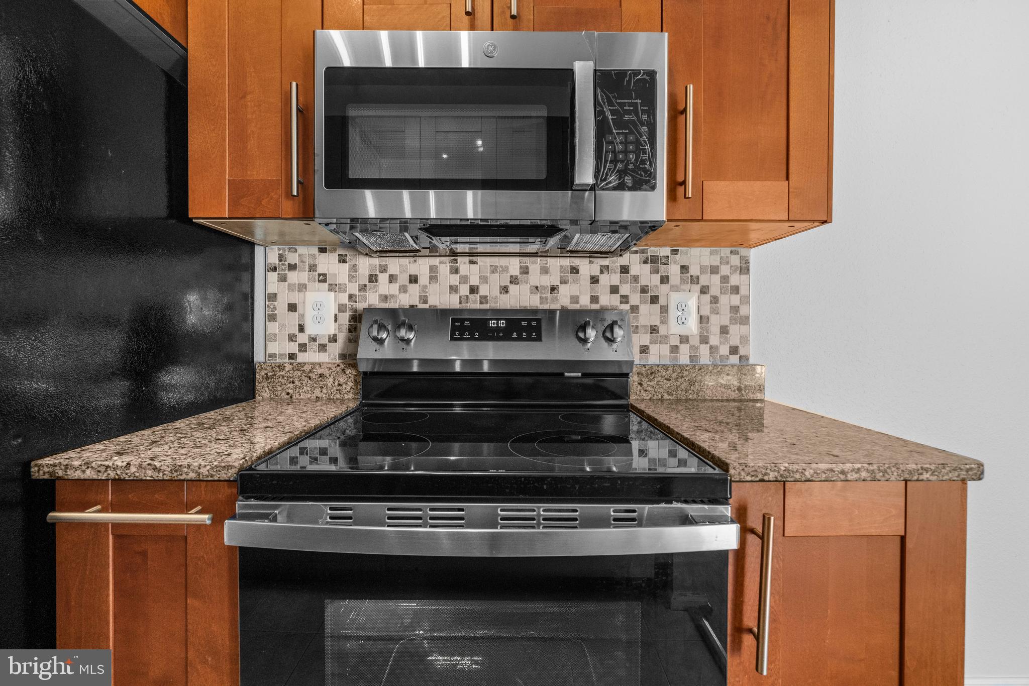 GATES OF MCLEAN - Residential