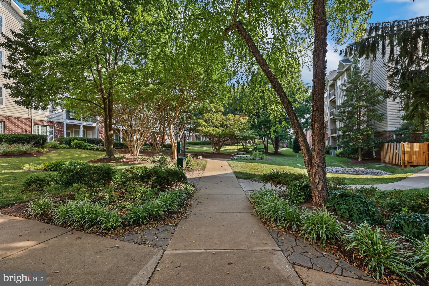 1570 SPRING GATE DRIVE 7213