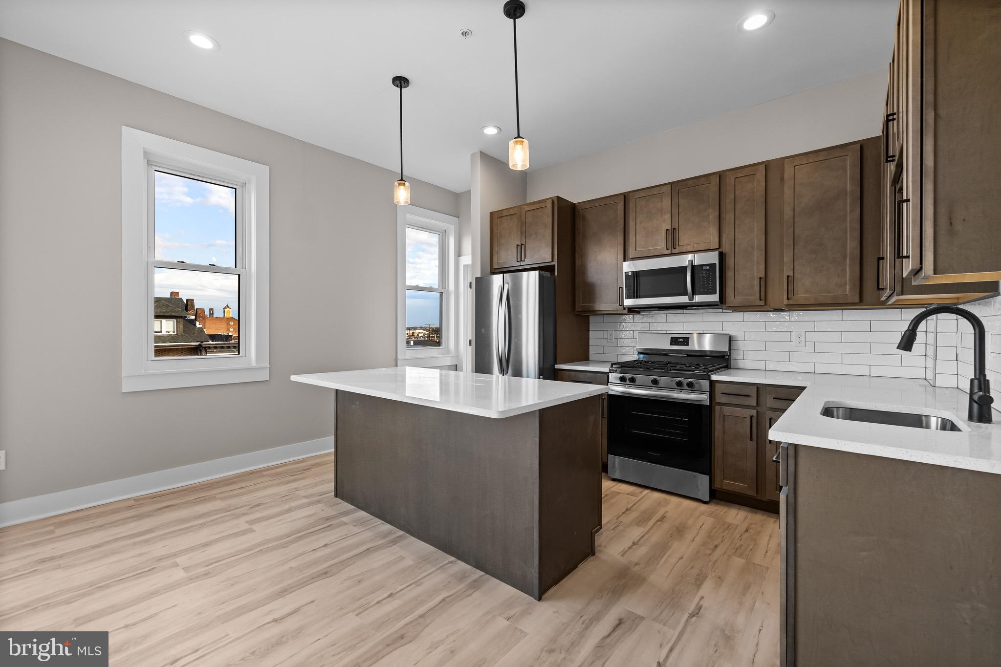 HIGHLANDTOWN - Residential Lease