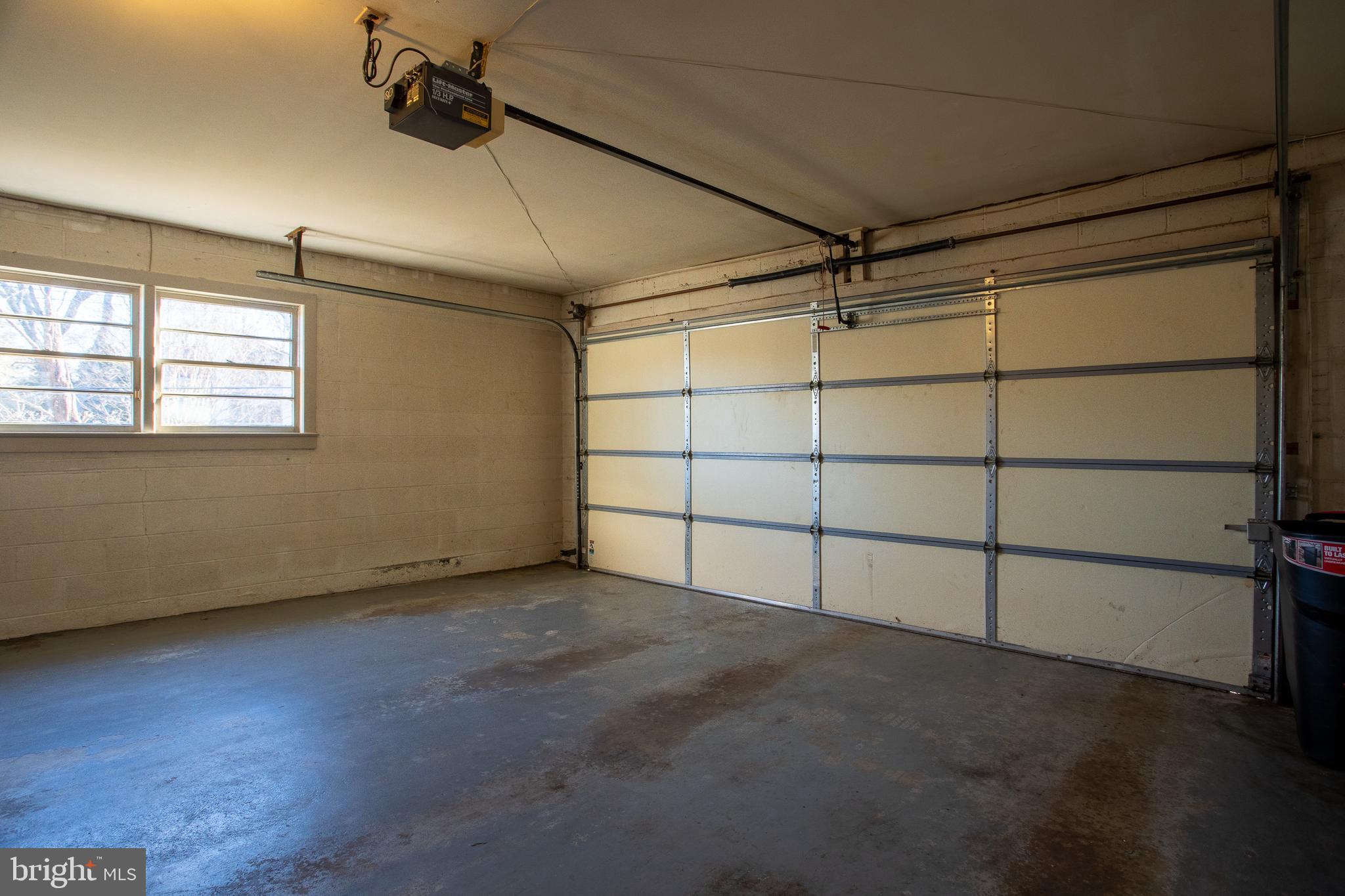 KENWOOD PARK - Residential Lease