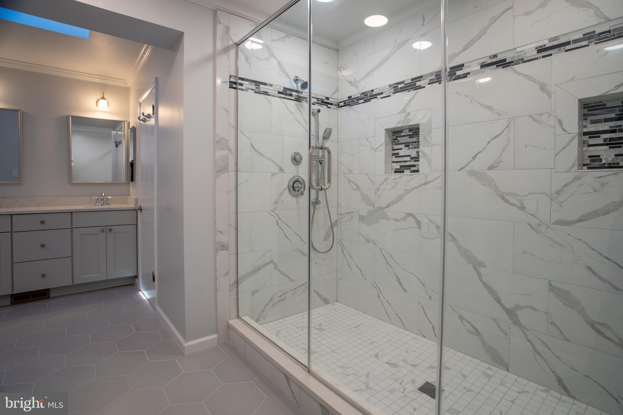 KENWOOD PARK - Residential Lease