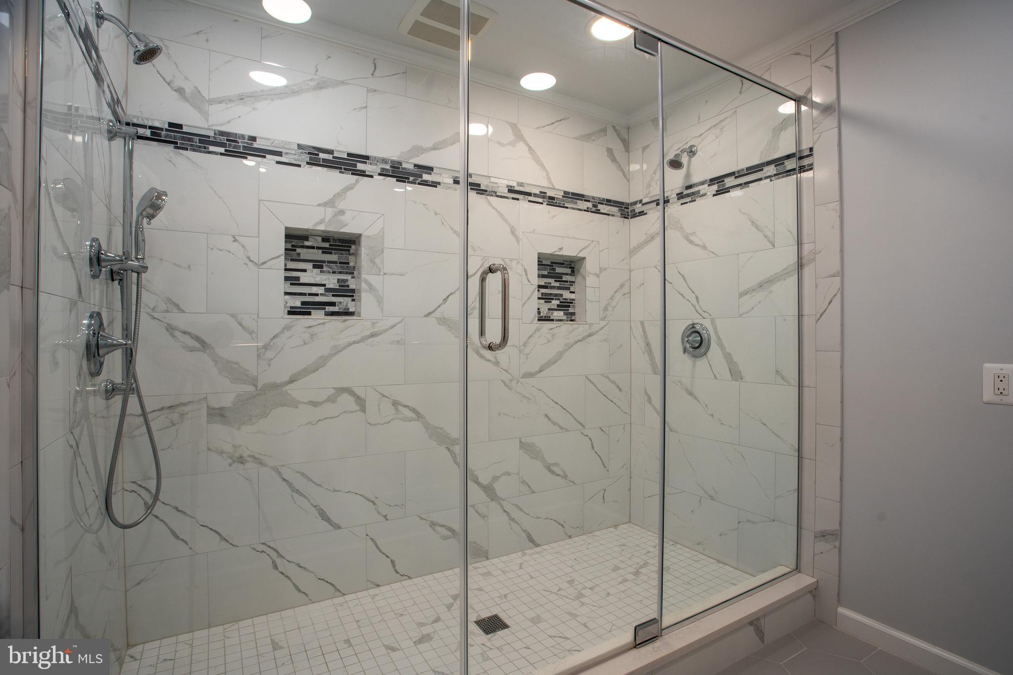 KENWOOD PARK - Residential Lease