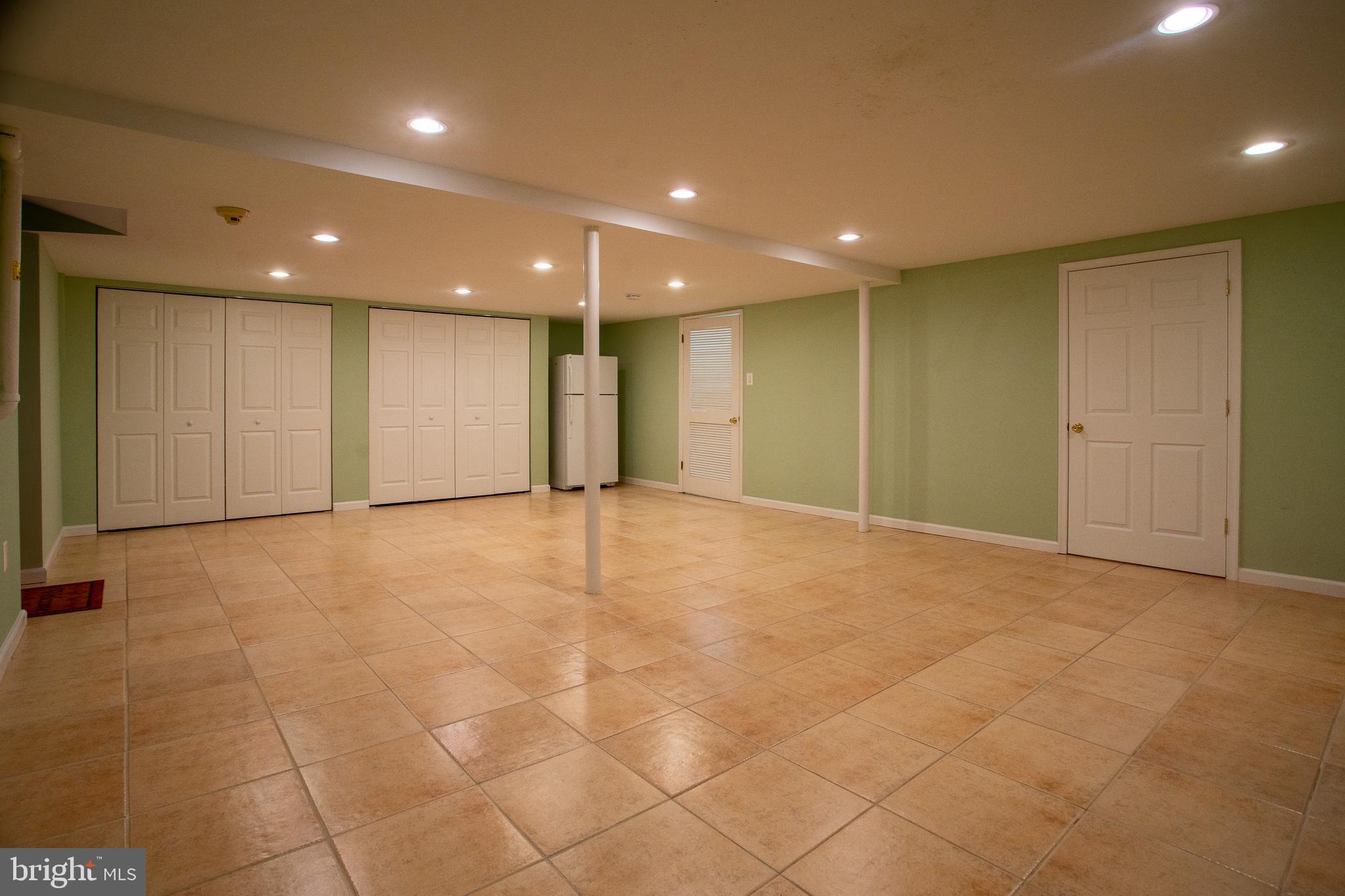 KENWOOD PARK - Residential Lease