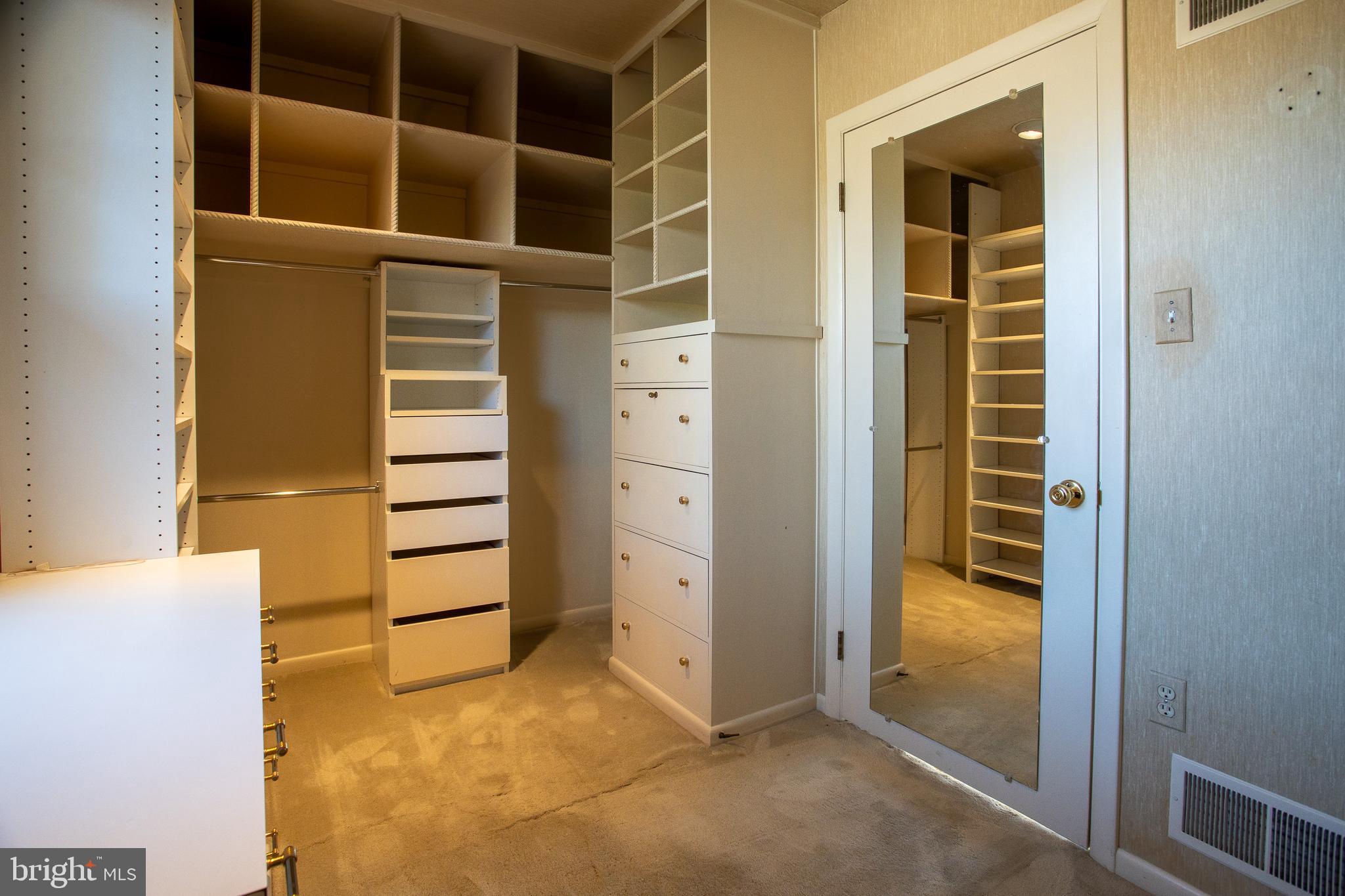 KENWOOD PARK - Residential Lease