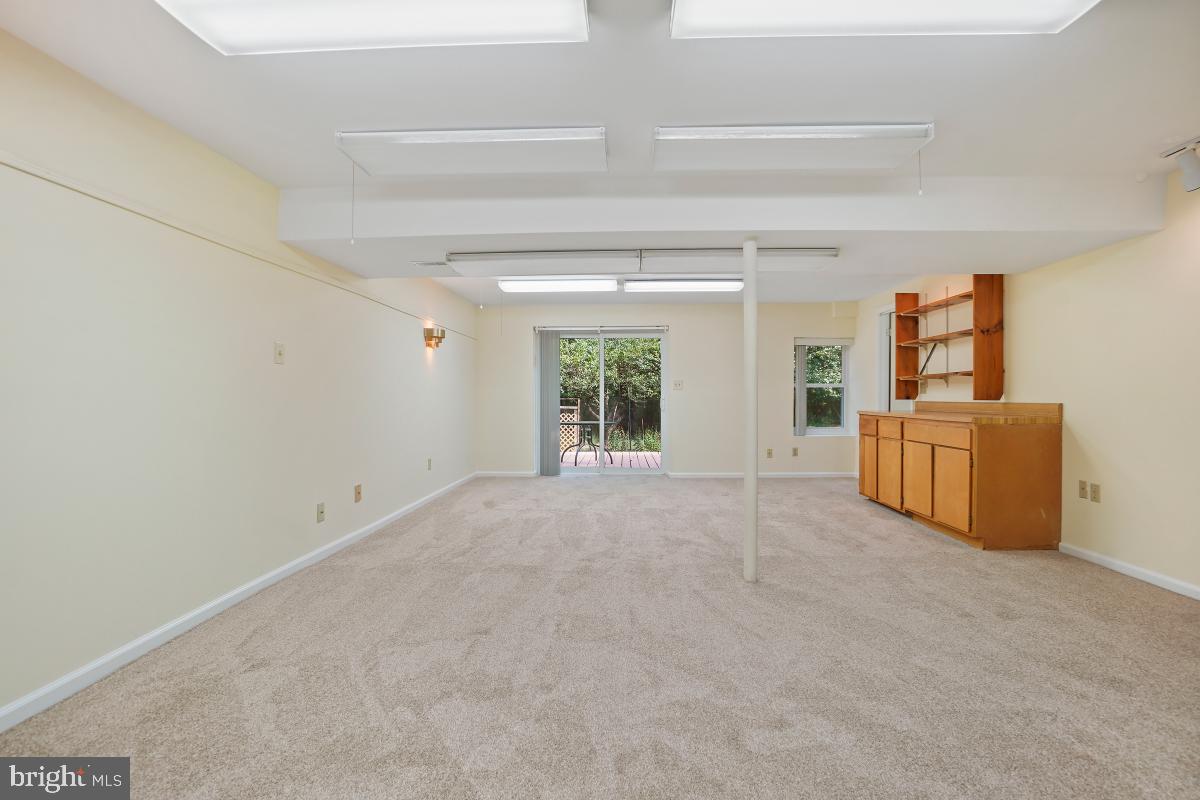 BROOKEVILLE KNOLLS - Residential Lease