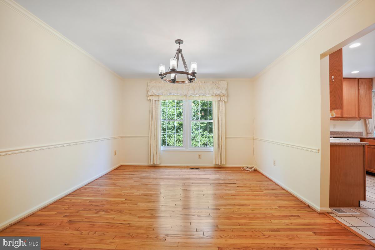 BROOKEVILLE KNOLLS - Residential Lease