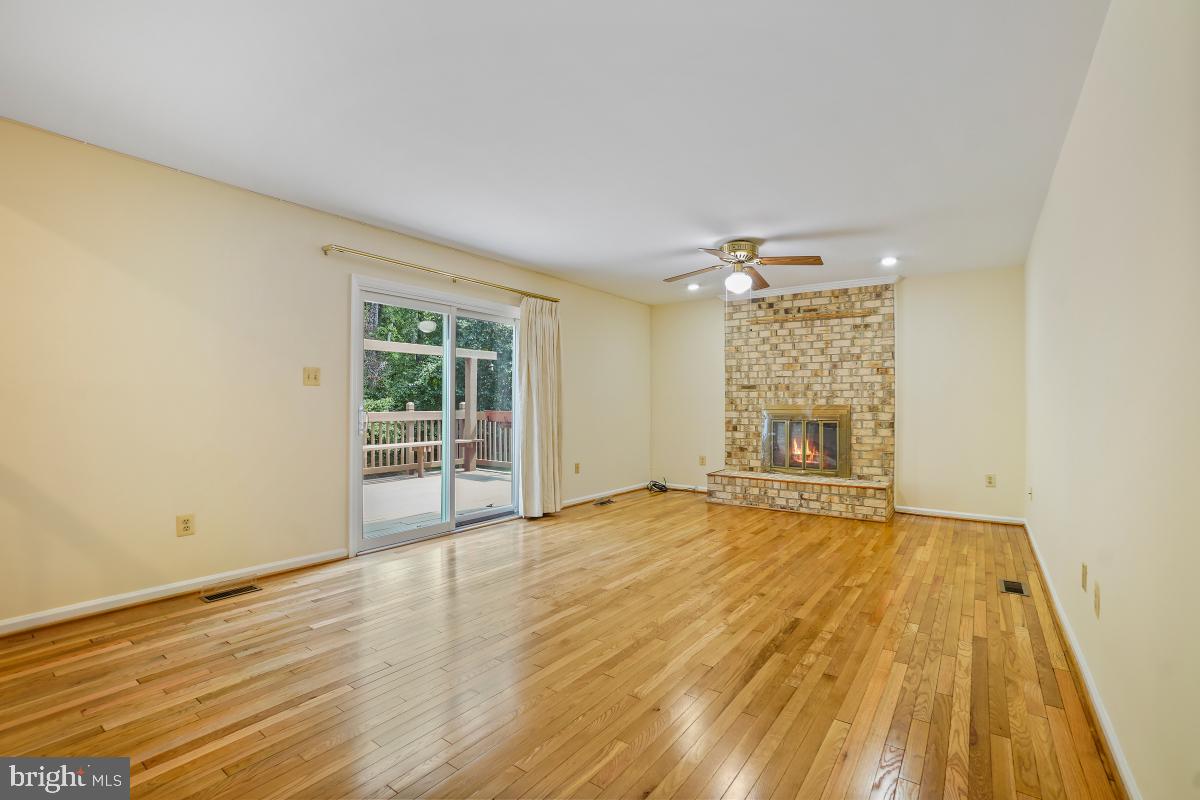 BROOKEVILLE KNOLLS - Residential Lease