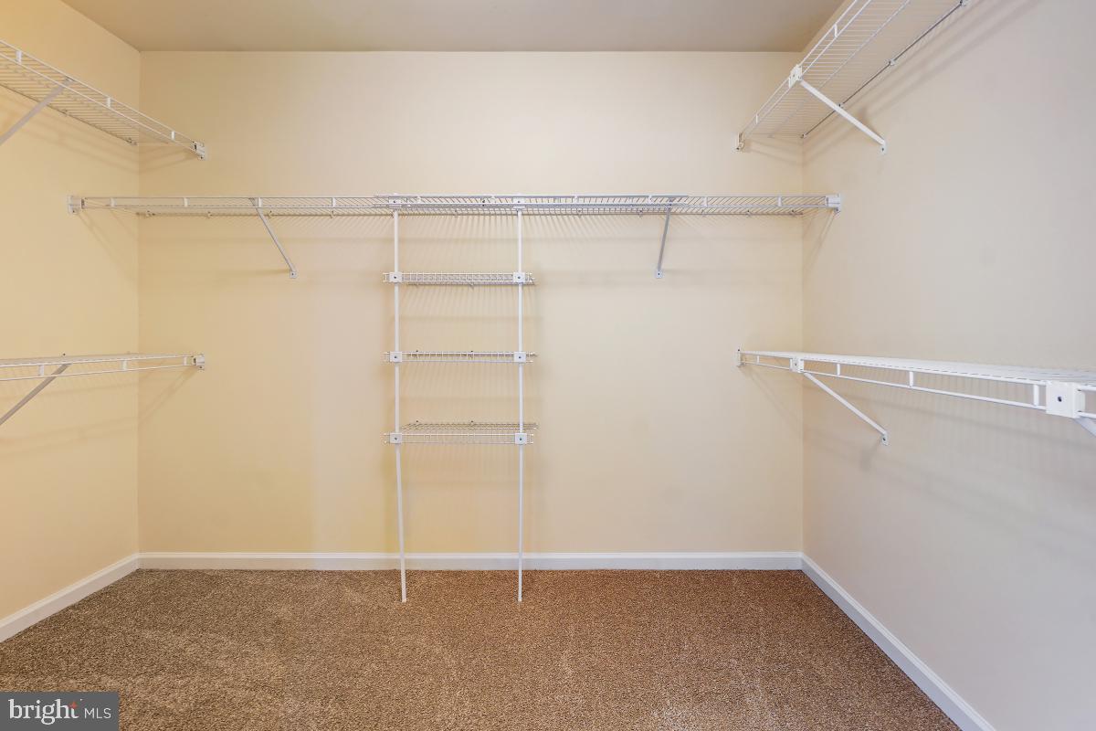 BROOKEVILLE KNOLLS - Residential Lease