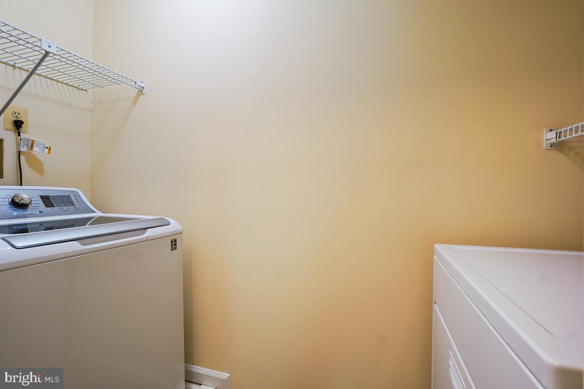 BROOKEVILLE KNOLLS - Residential Lease