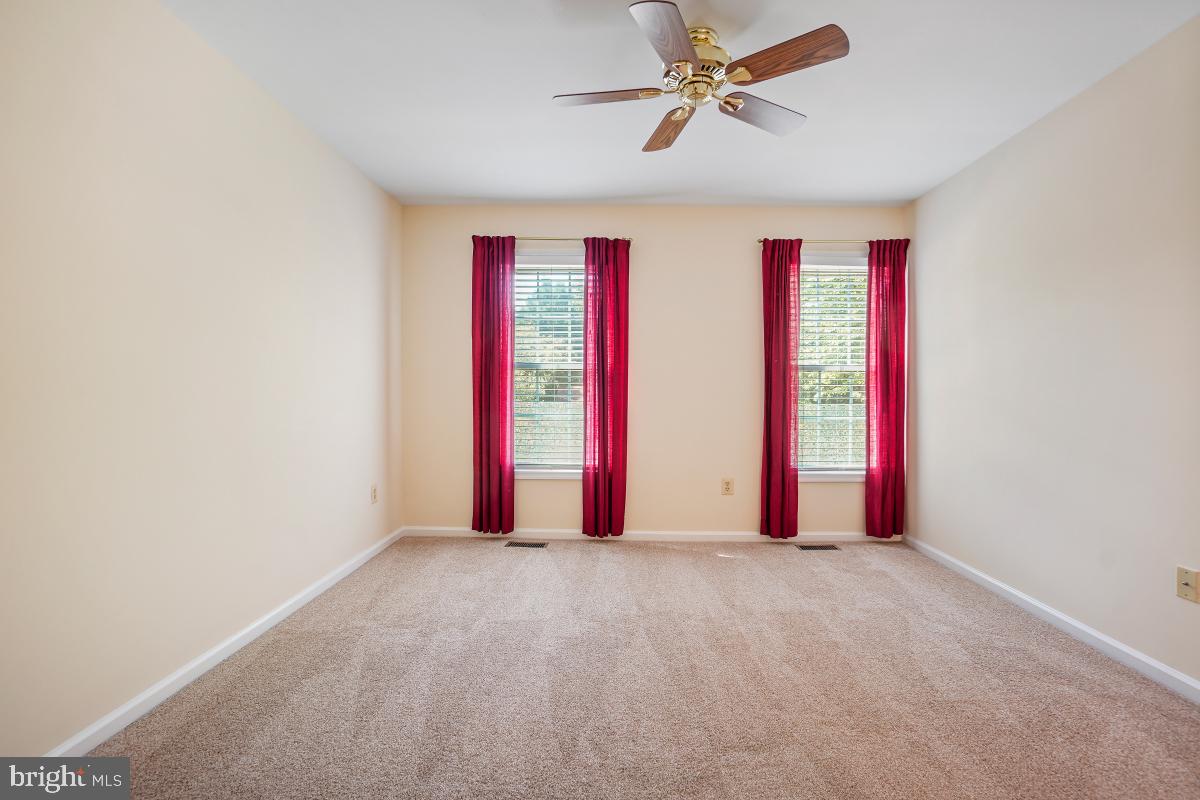 BROOKEVILLE KNOLLS - Residential Lease