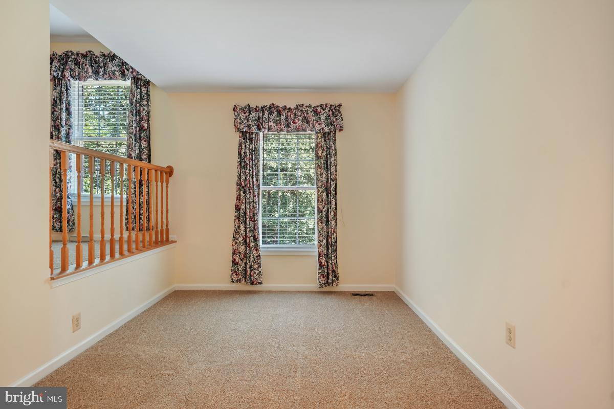 BROOKEVILLE KNOLLS - Residential Lease