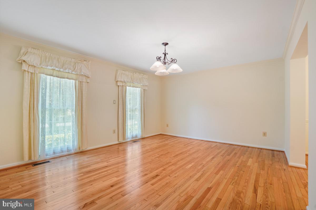 BROOKEVILLE KNOLLS - Residential Lease