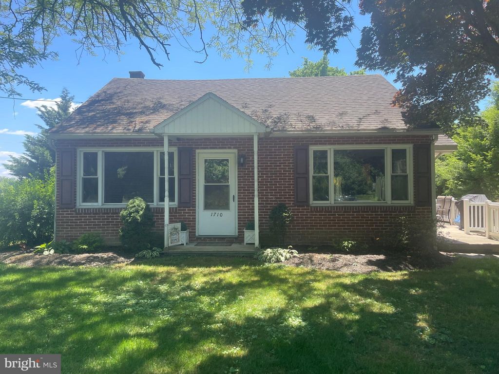 Photo of 1710 Rockvale Road, Lancaster, PA 17602 (MLS # PALA2051860)