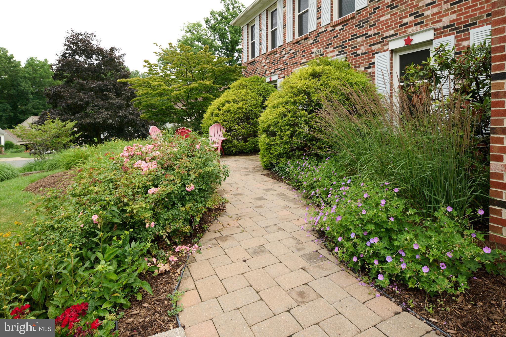 654 STONELEDGE ROAD