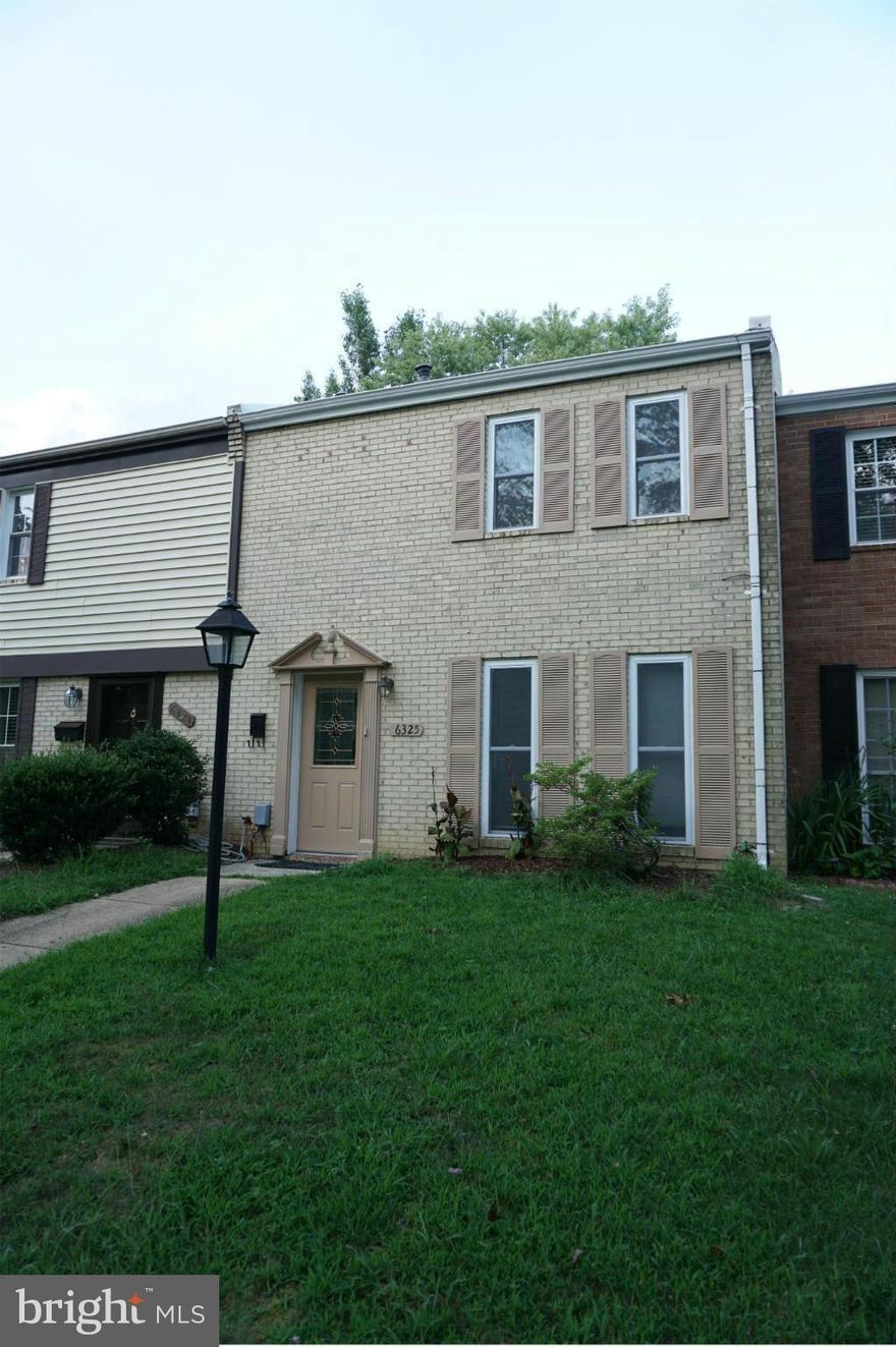 COME SEE THIS BRICK FRONT TOWNHOUSE IN A GREAT LOCATION! THIS HOME OFFERS 3 BEDROOMS AND 2.5 BATHROOMS. SPACIOUS BACKYARD WITH TWO SHEDS.