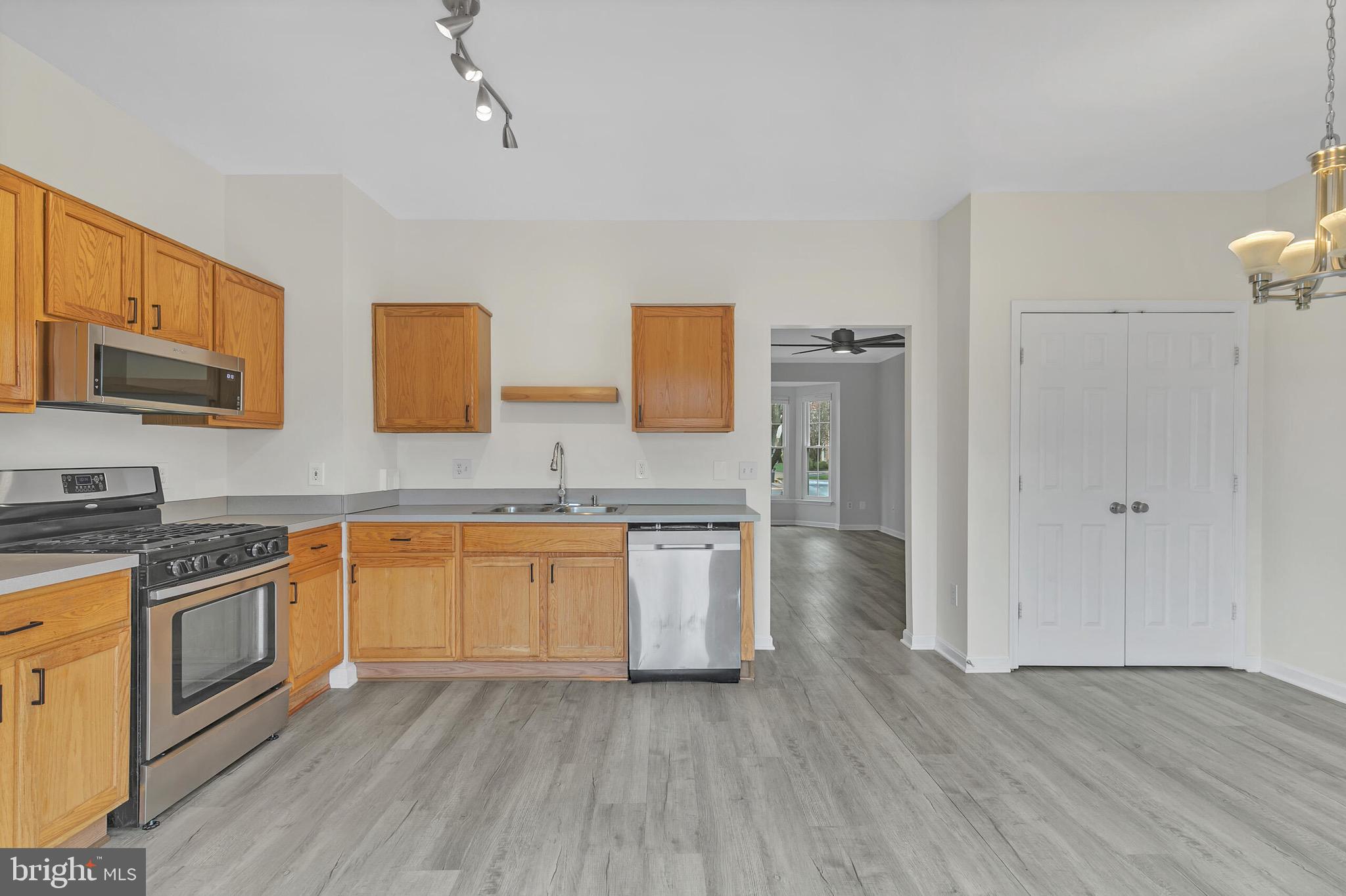 CROSSROADS MANOR - Residential Lease