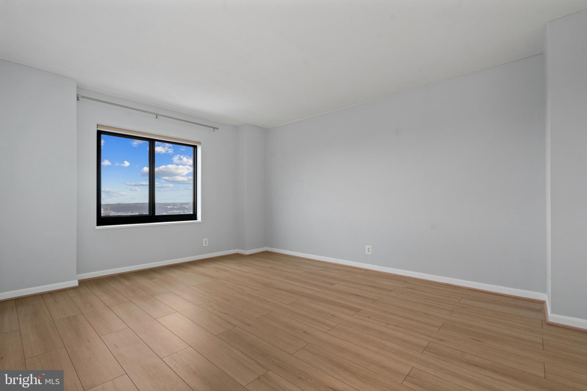 WATERGATE AT LANDMARK - Residential