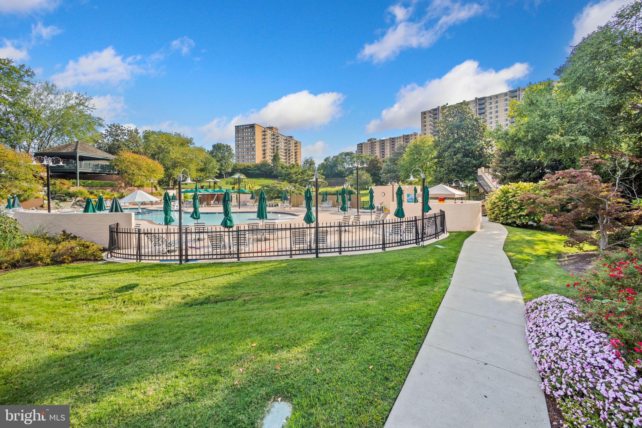 WATERGATE AT LANDMARK - Residential