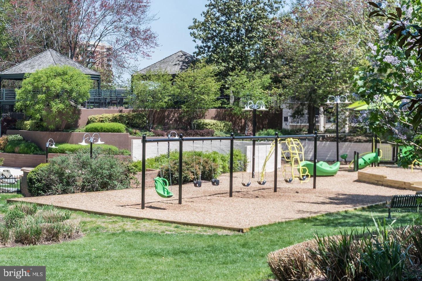 WATERGATE AT LANDMARK - Residential