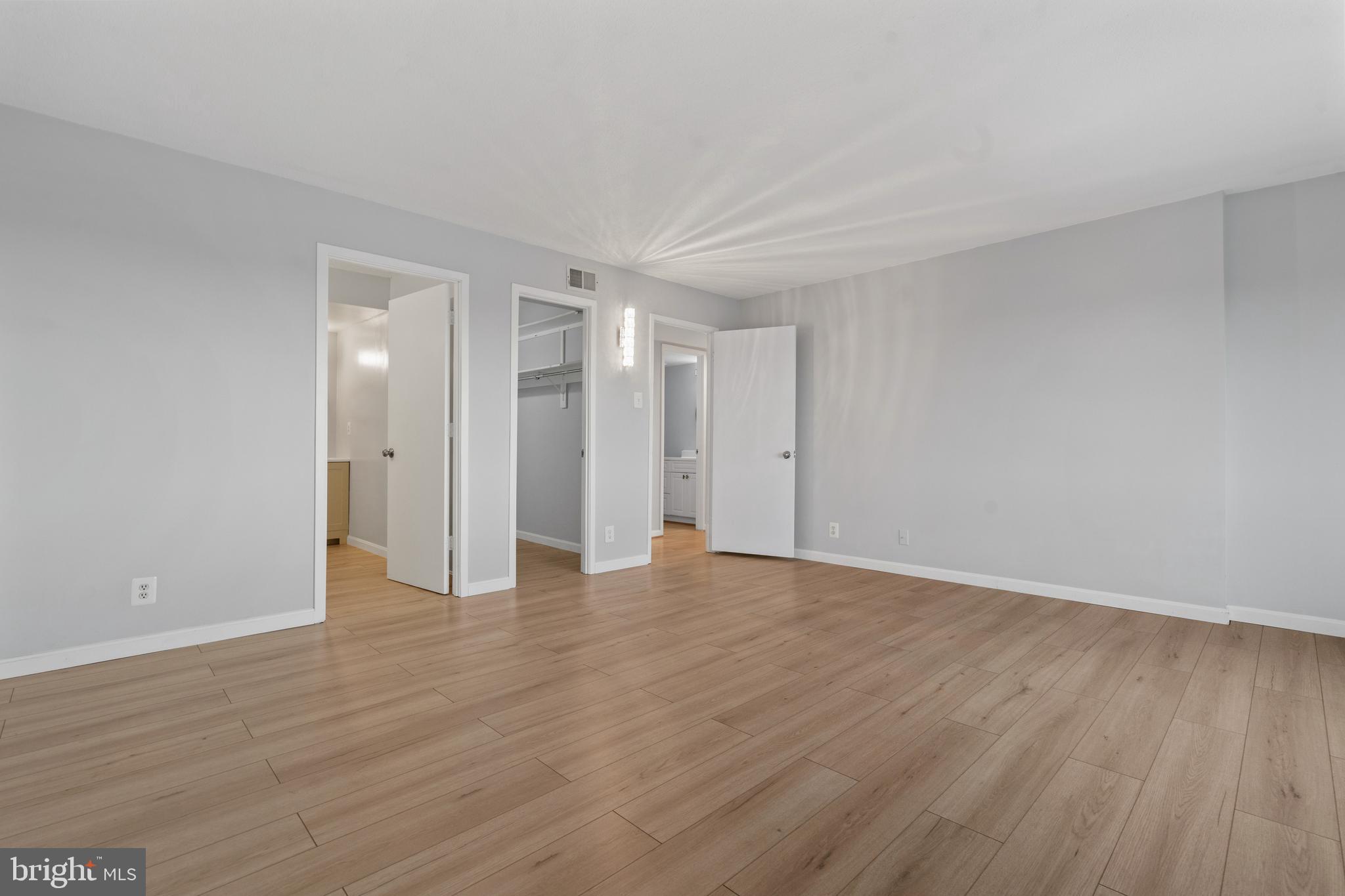 WATERGATE AT LANDMARK - Residential