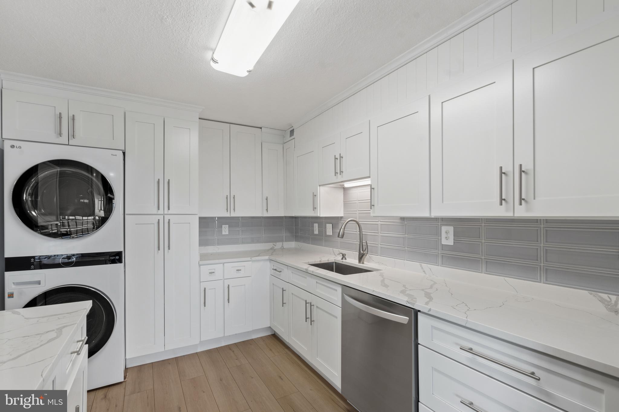 WATERGATE AT LANDMARK - Residential