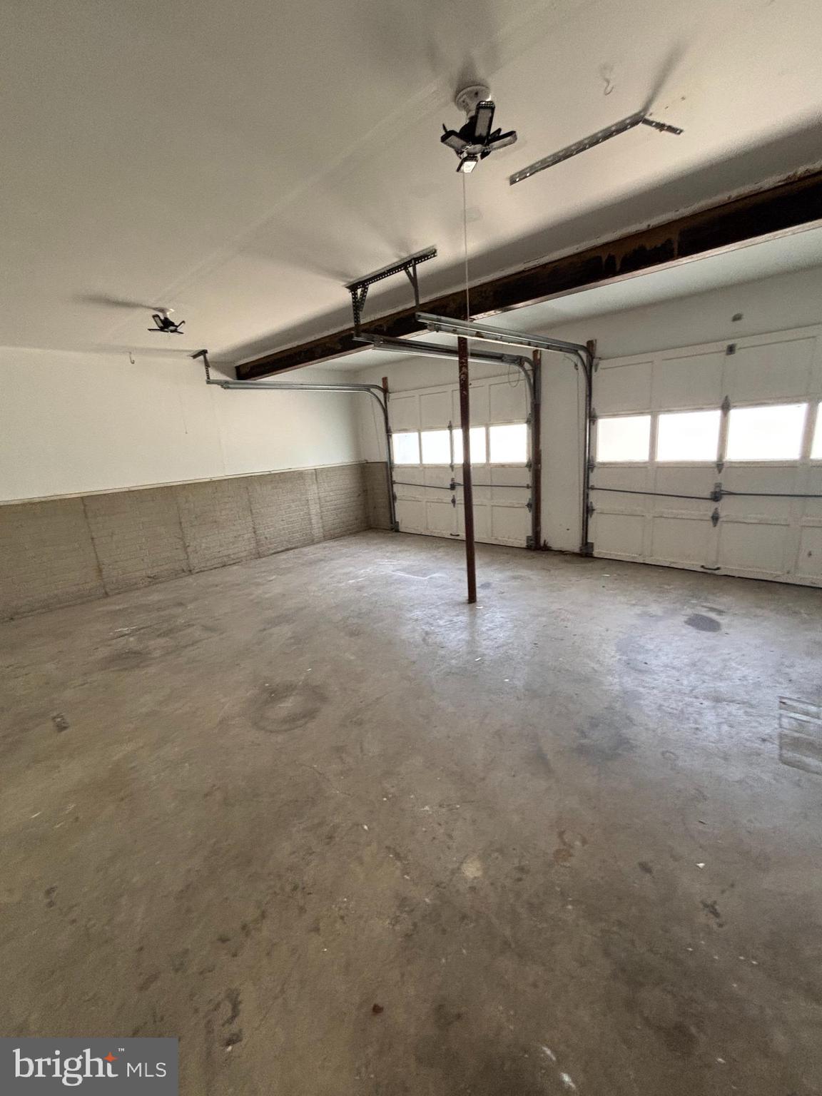 SHADOW WOODS - Residential Lease