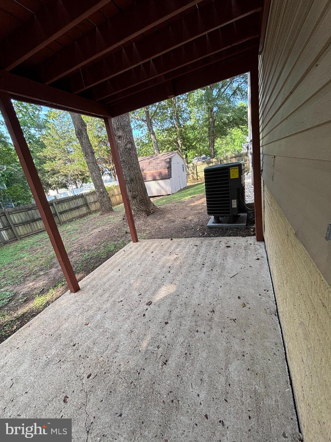 SHADOW WOODS - Residential Lease