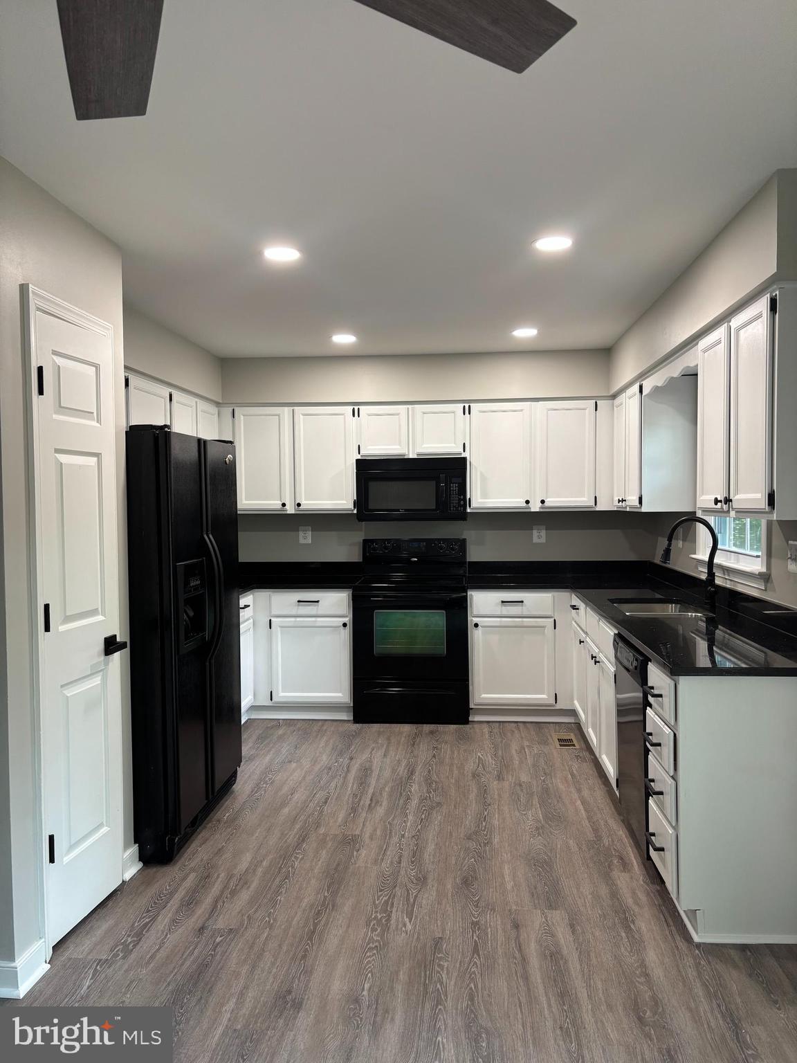 SHADOW WOODS - Residential Lease