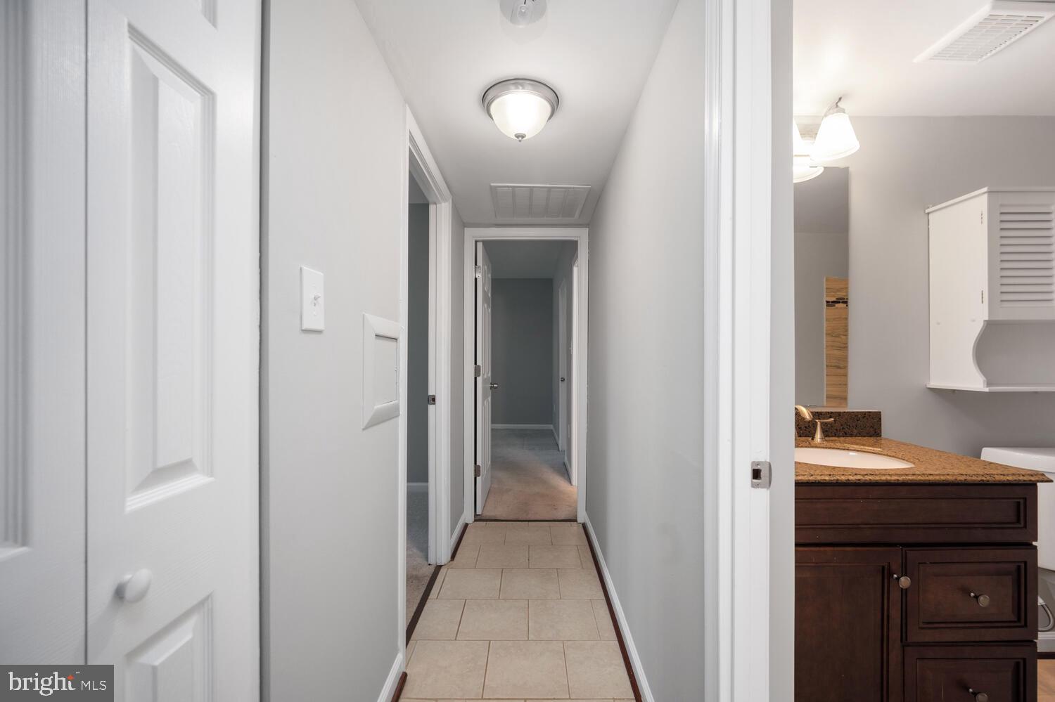 ELYSIAN WOODS - Residential Lease