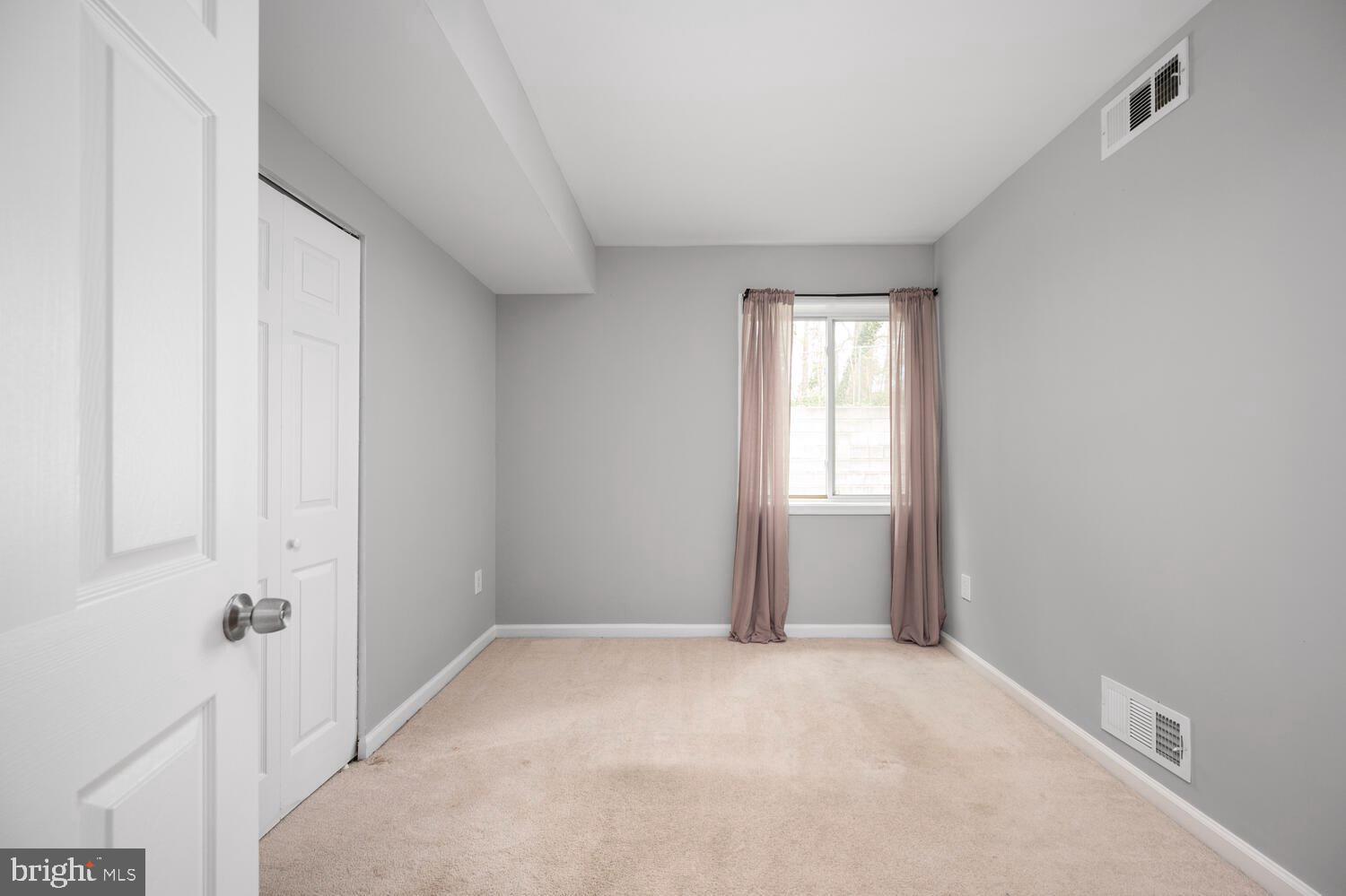 ELYSIAN WOODS - Residential Lease