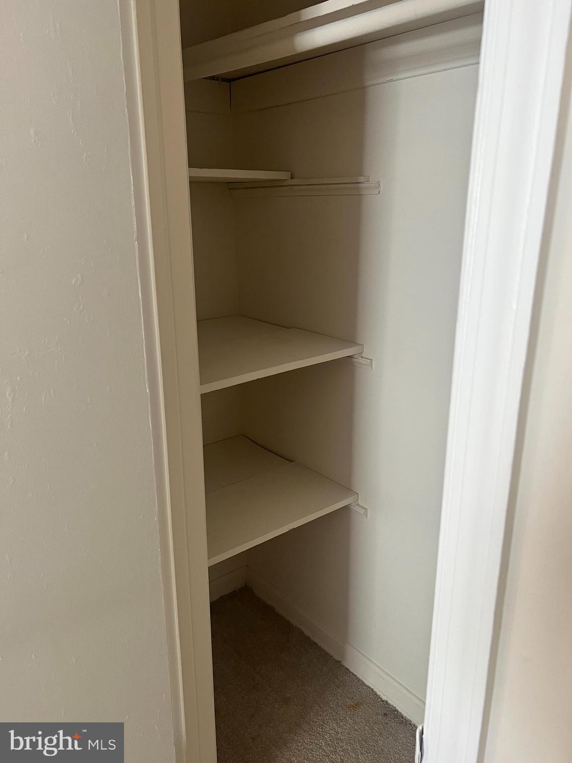 LAUREL - Residential Lease