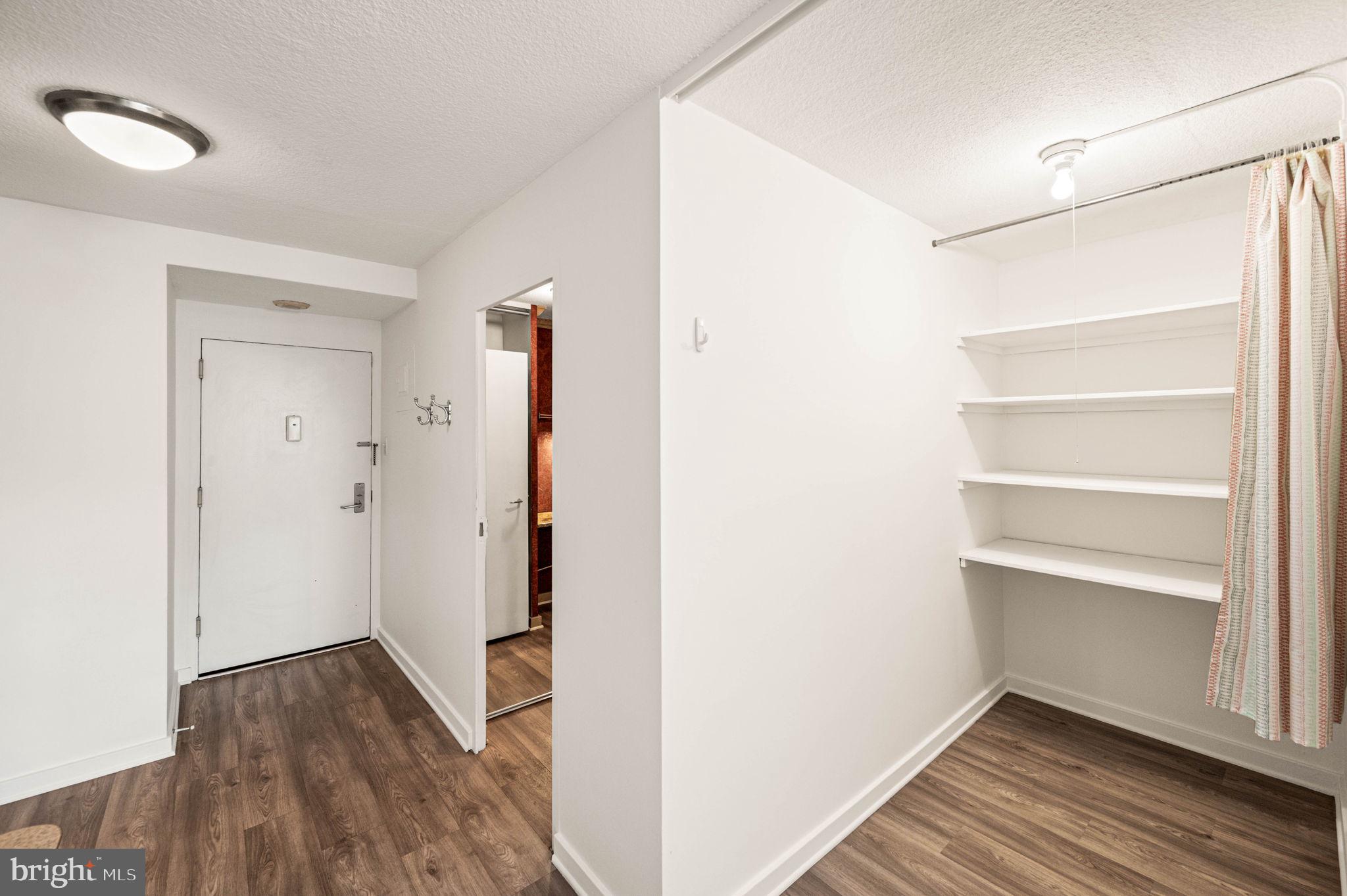 SOCIETY HILL - Residential