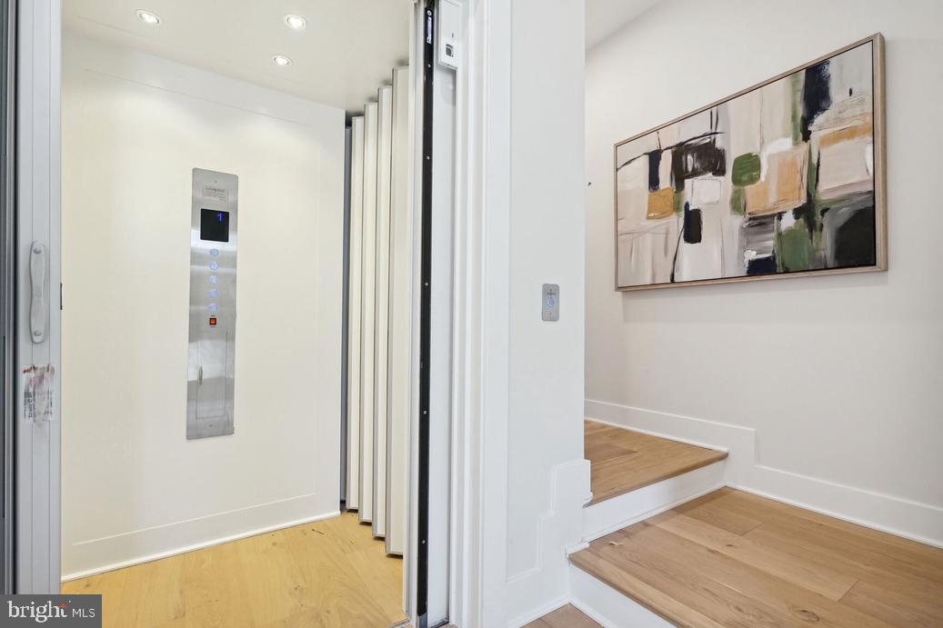 TYSONS RIDGE - Residential