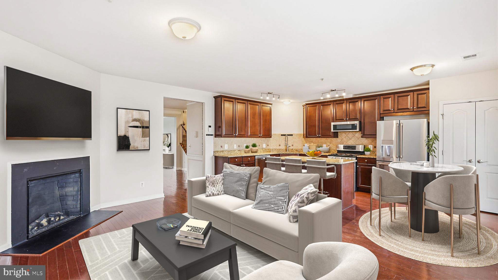 POTOMAC CLUB CONDOMINIUMS - Residential